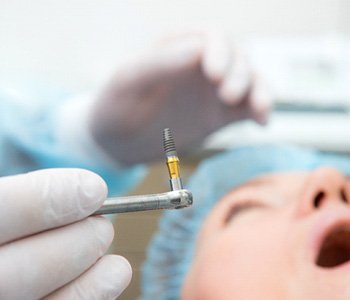 patient waiting for dental implant